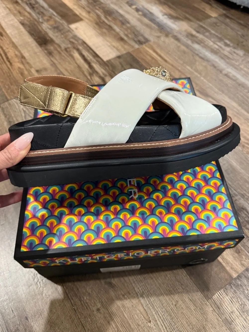 Kurt Geiger London ORSON CROSS STRAP SANDAL - Picture 3 of 6